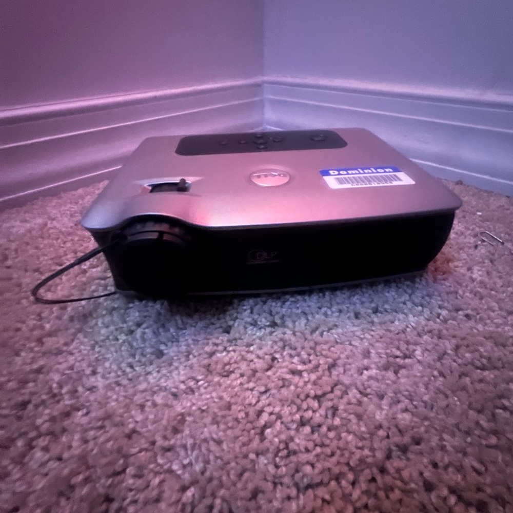 Projector - Picture 2 of 3